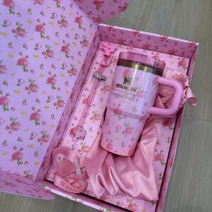 BNWT Stanley x LoveShackFancy Pink Floral Tumbler Set 20 Oz